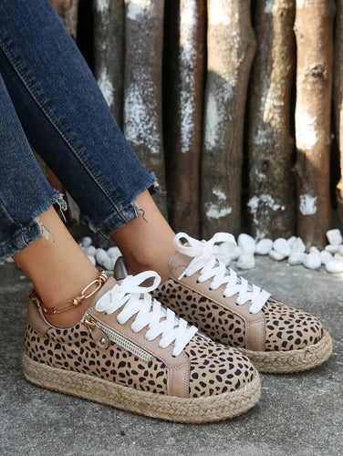 WILD & FREE LACE UPS