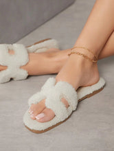 Saddle cloth sandal