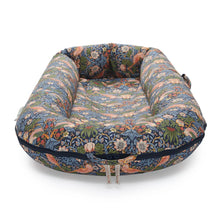 Deluxe + Dockatot Strawberry Thief