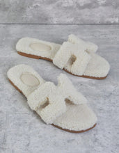 Saddle cloth sandal
