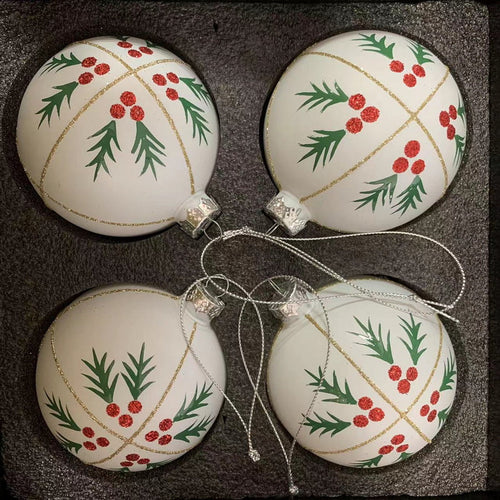 S/4 WHITE HOLLY BALLS