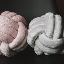 Knot Cushion