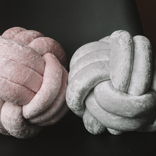 Knot Cushion