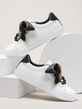 Black Ribbon Patterned Shoelace Sneakers